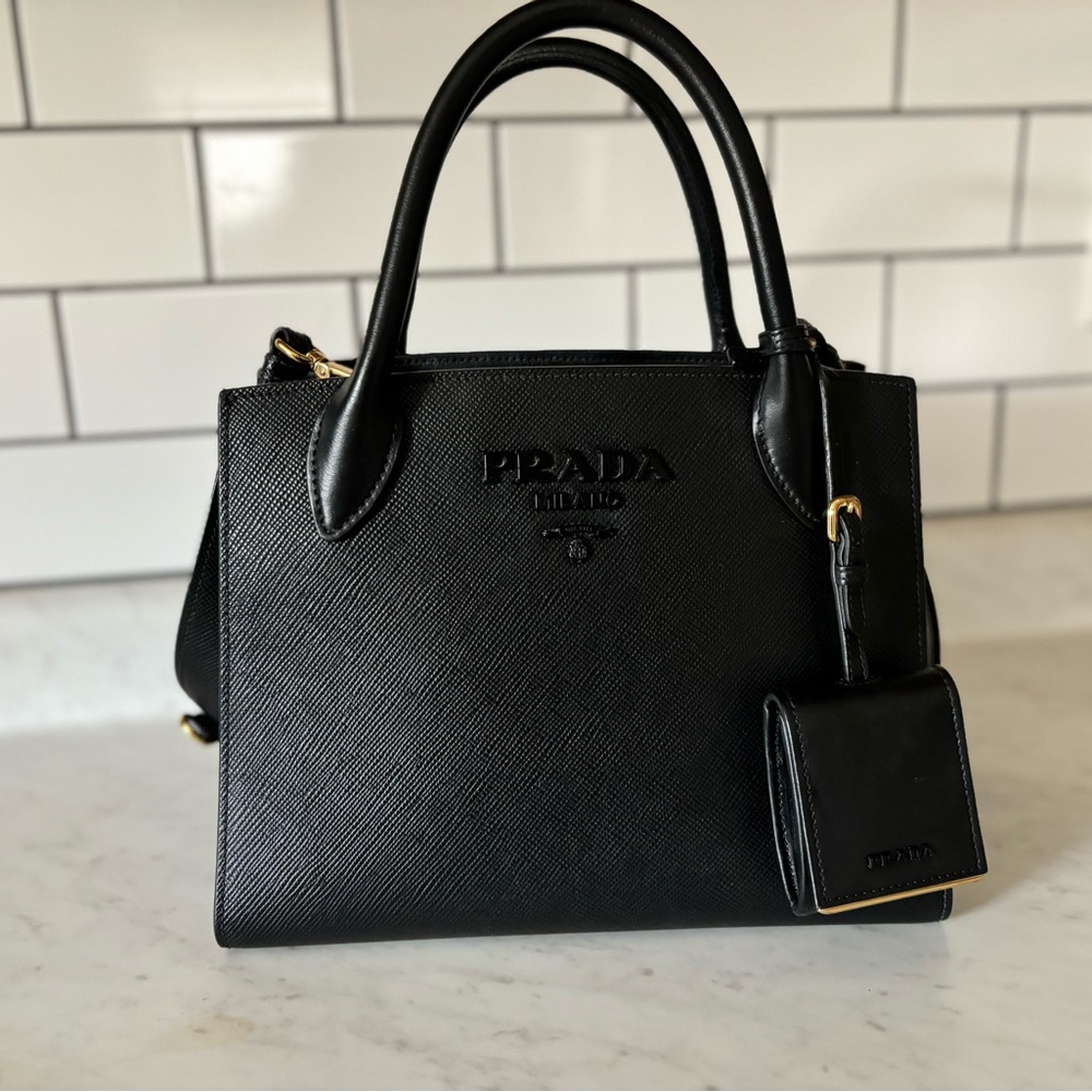 Monochrome Tote Saffiano with City Calf Medium